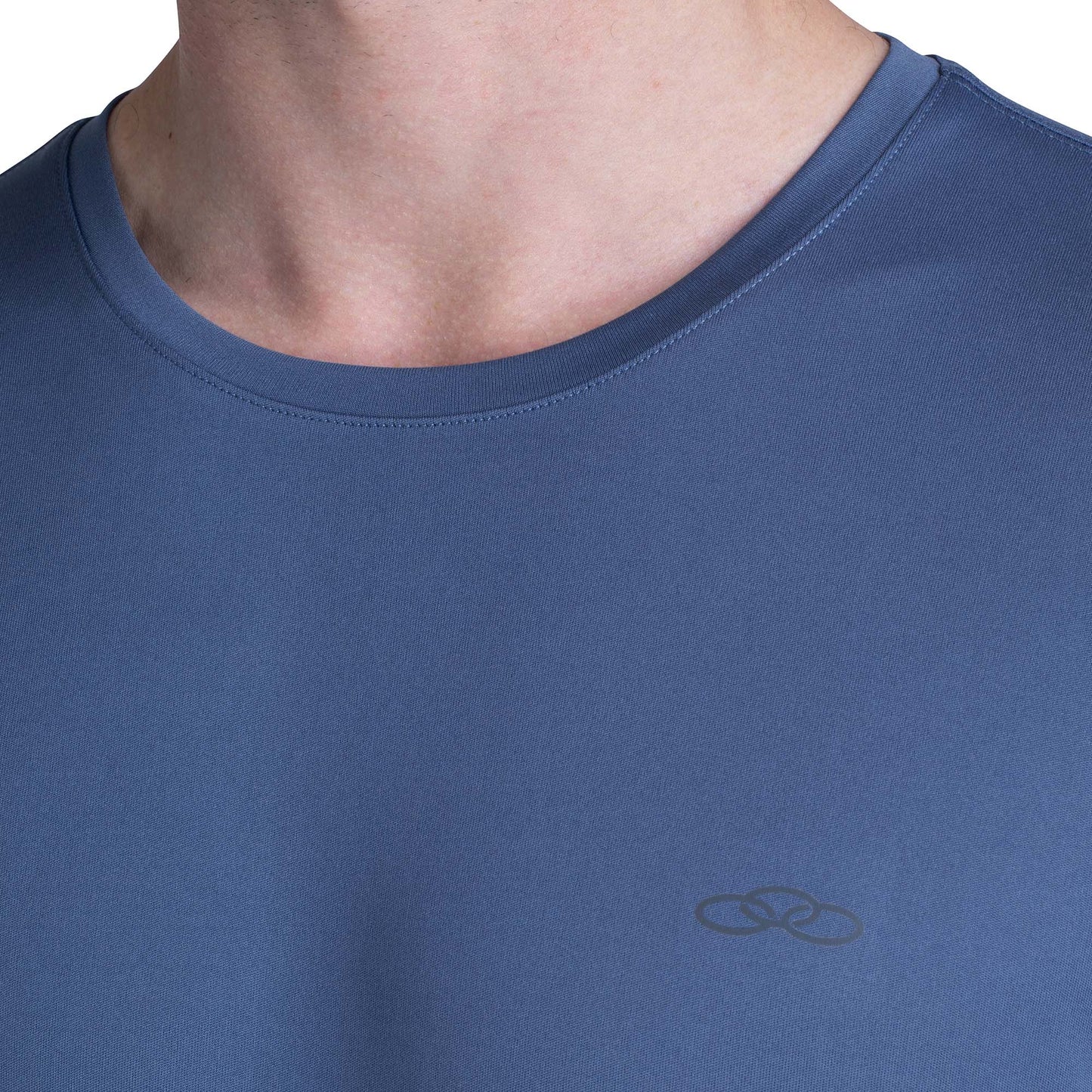 POLERA ESSENTIAL MANGA CORTA AZULADA HOMBRE